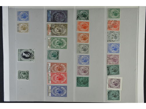 Gibraltar. Collection/accumulation ★★/★/⊙ 1870–1960 on visir leaves. Most of the material from the Queen Victoria and King George V era. Many high denominations (one shilling or more). Five visir leaves. Please see a selection of scans at www.philea.se. Mostly fine quality. (>Approx 120)