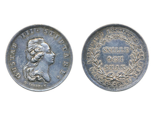Medals, regal, Sweden. Gustav III, Hild. 110a, Gustav III, silver medal, 34 mm, 12.88 g. Obv: Bust of King facing right, engraver signature G. Fehrman. Rev: SNILLE OCH SMAK within wreath. Issued to members and in prize competitions at Swedish Academy after 1794. Lightly cleaned. 01.