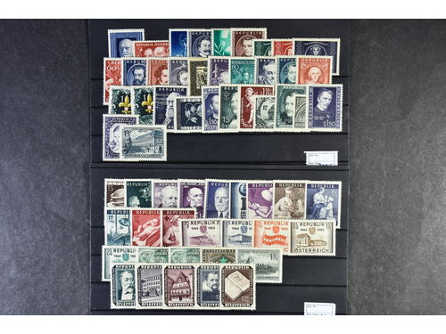 Austria. Lot ★★ 1940s–1950s on stock cards. Selected stamps and sets incl. duplicates. The entire lot is presented at www.philea.se. Fine quality. (95)