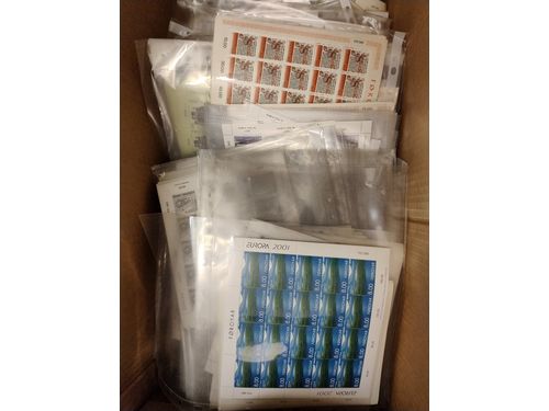 The Faroes. Accumulation ★★/⊙ 1976-2018 in two removal boxes. Large Dealers Stock incl. half of removal box with complete sheets, one shoebox with booklets, plenty of souvenir sheets and loads of singles and sets both UM and Used. Excellent quality. Approx. 26 kg. (10000s)