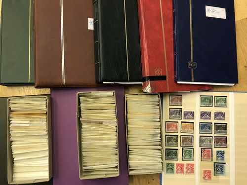 Sweden. ★★/★/⊙. Accumulation in eight stockbooks/Visir binders + glassine envelopes. Containing much ** and e.g. UPU cp.l used incl. two 1 kr, four 2 kr and two 5 kr. Approx. 12 kg.