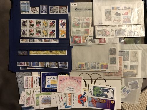 Sweden. Face value. Stamps and booklets mostly 1990–2000 incl. 266 