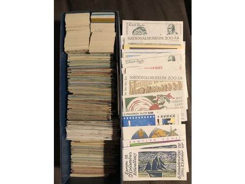 Sweden. Face value. Box with booklets mostly ca 1960-2000. Face value approx. 4700.