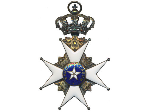Orders, Sweden. Order of the Polar Star. Enameled badge and gilded silver + Star in silver for Commander Grand Cross (KmstkNO) ). The badge wears on a necklet over the right shoulder, plus the star on the left chest. In original case. Scarce item. 01/0.