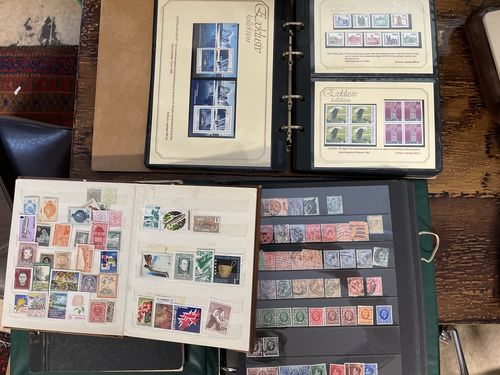 ALL WORLD. Collection ★★/★/⊙ 1860s–2000s. In two smaller and one visiralbum + one binder. Also including two envelopes with different sheets and loose stamps in glassline envelopes. Big chance of good finds. Mostly good quality. Approx. 7 kg.